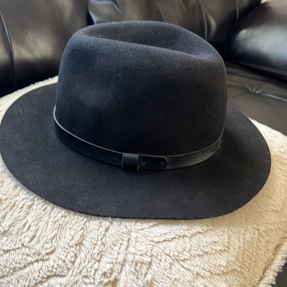 Womens H&M wool Hat size Med